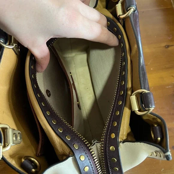 Coach Rogue 25 with Rivets - Picture 9 of 12